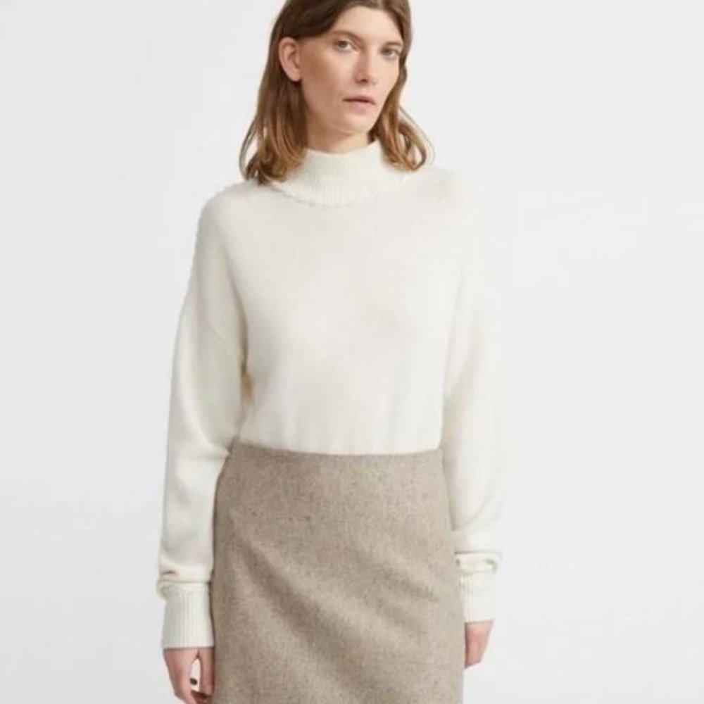 NWT Theory whipstitch cashmere turtleneck sweater size P